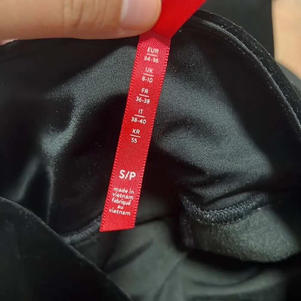 Spanx Women's High Waisted Black Pull On Velvet Slimming Leggings size Small - Picture 9 of 10